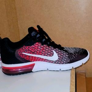 Hot pink w/ black Nike Air max Sequent 2